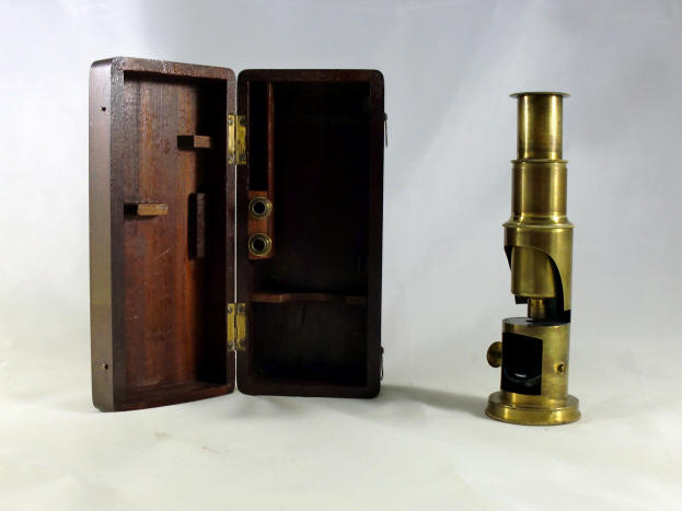 microscopio portatile francese "Student" - 1900