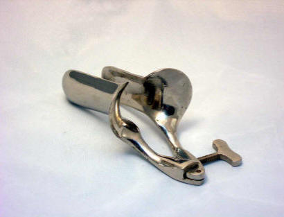 Collin's vaginal speculum asymmetrical valves