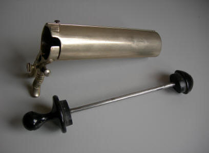 hree valves vaginal speculum 1